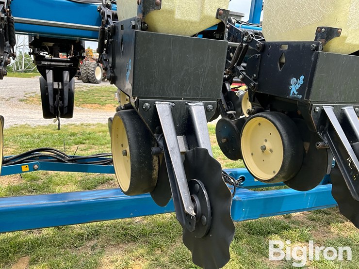 kinze-2600-image-17