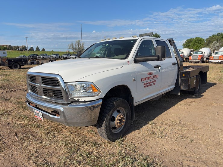 2011-dodge-3500-image-1