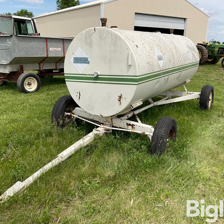 1000-Gallon Tank On Running Gear