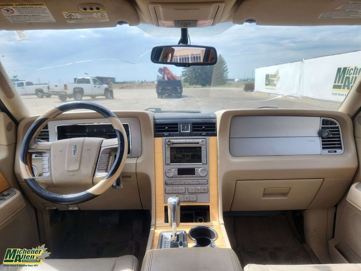 2008-lincoln-navigator-image-21