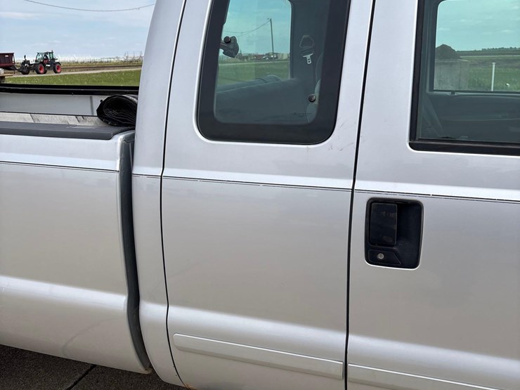 2001-ford-f250-image-8