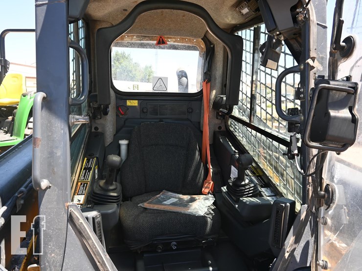 2019-deere-325g-image-7