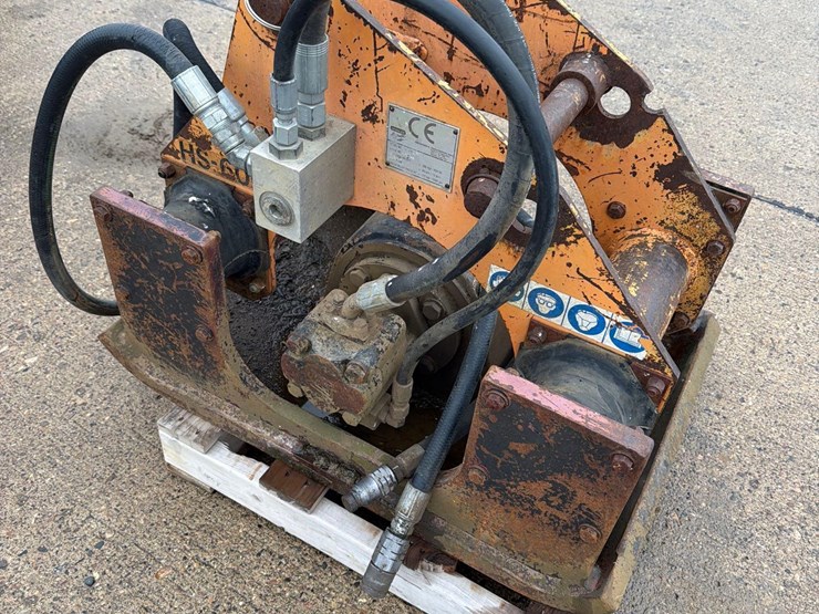 caterpillar-307c-image-8