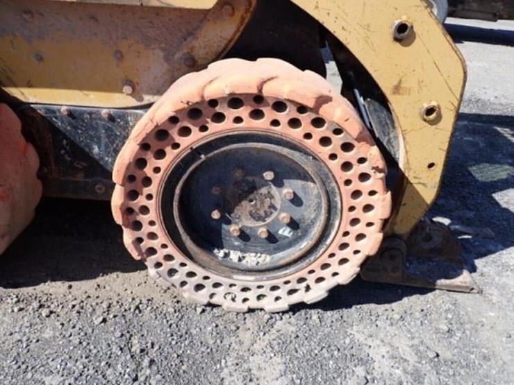 2006-caterpillar-216b-image-34