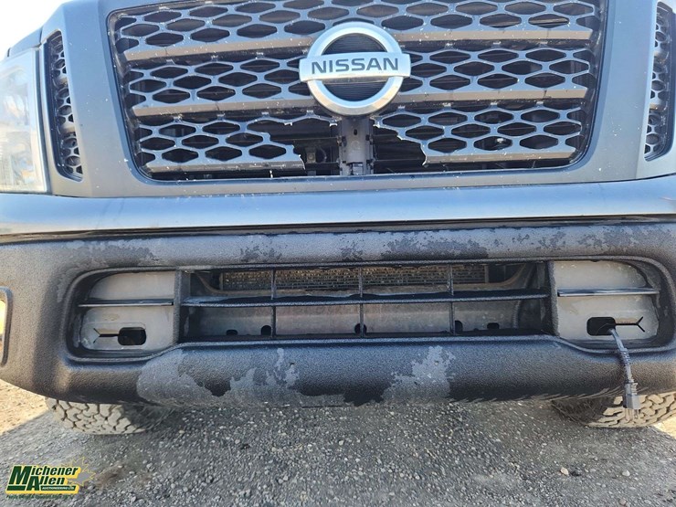 2017-nissan-titan-image-35
