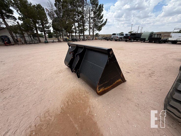2016-caterpillar-th406c-image-3