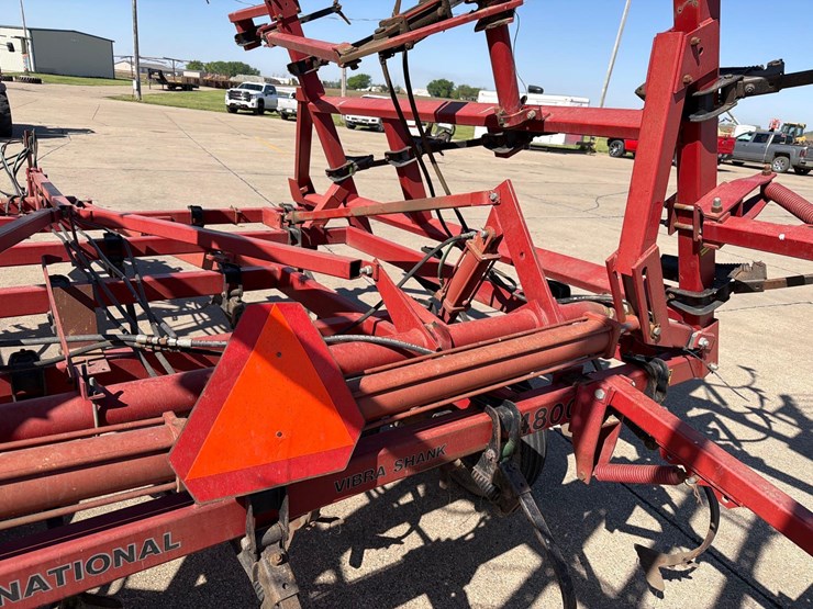 case-ih-4800-image-30