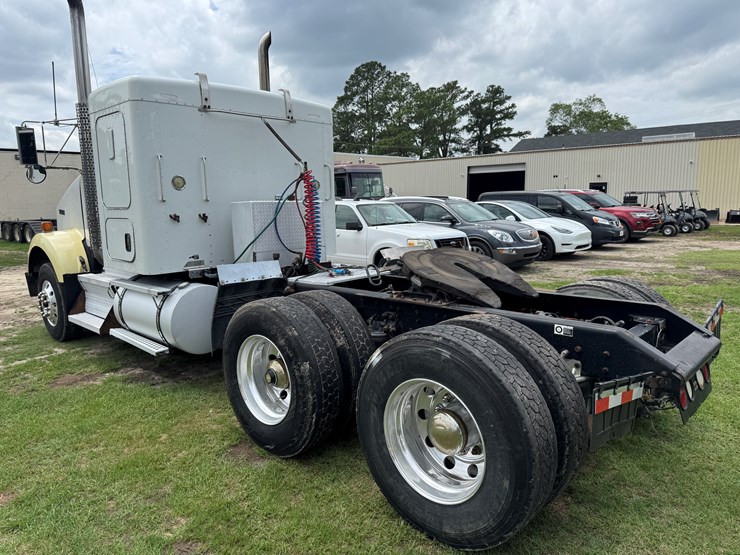 2012-kenworth-t800-image-4