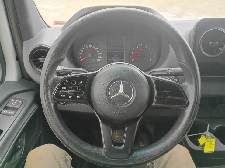 2019-mercedes-benz-sprinter-2500-image-43