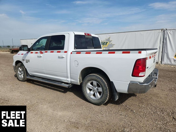 2020-ram-1500-classic-image-3
