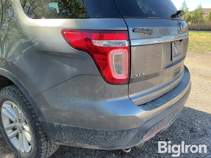 2014-ford-explorer-xlt-image-18