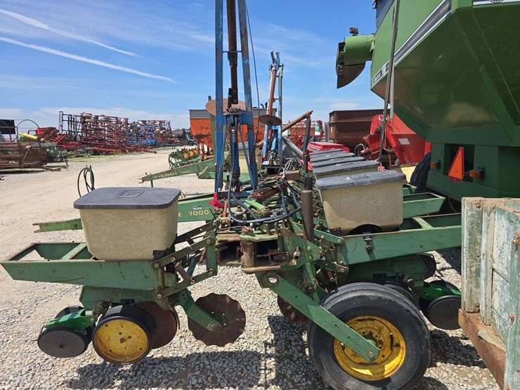 john-deere-7000-image-8