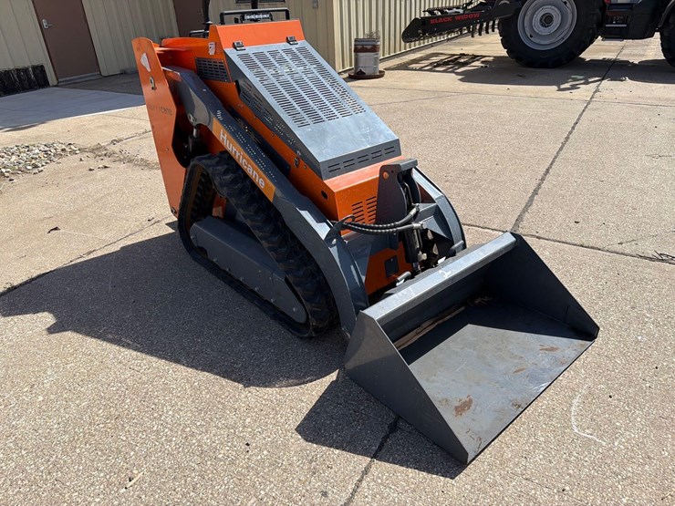 hurricane-stand-behind-skidloader-image-3