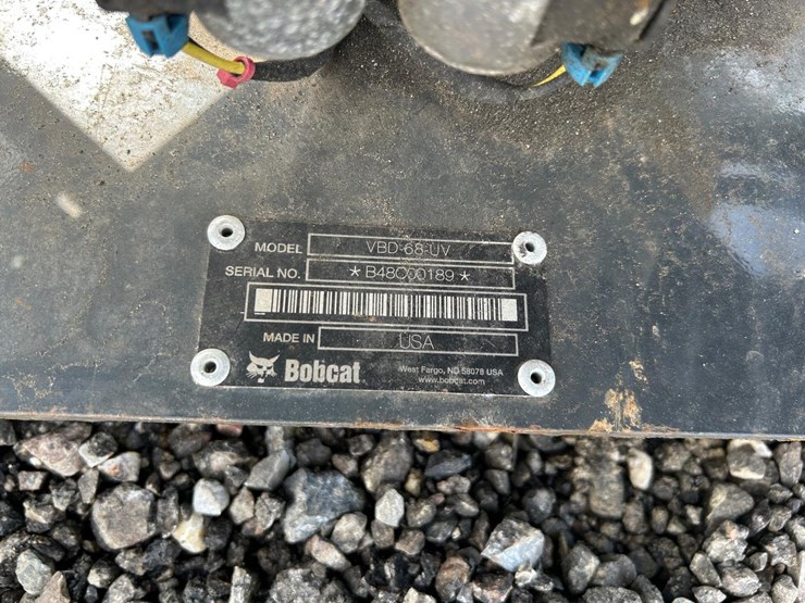 bobcat-68"-utv-snow-blade-v-plow-image-5