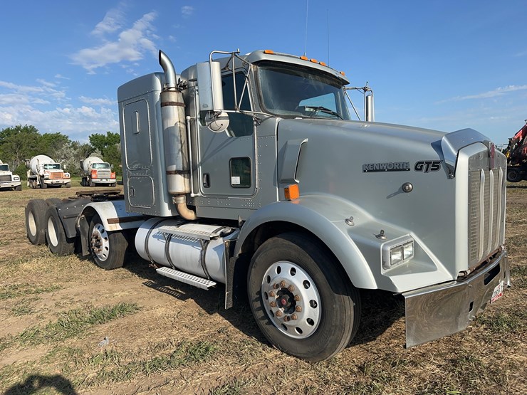 2006-kenworth-t800-sleeper-image-2