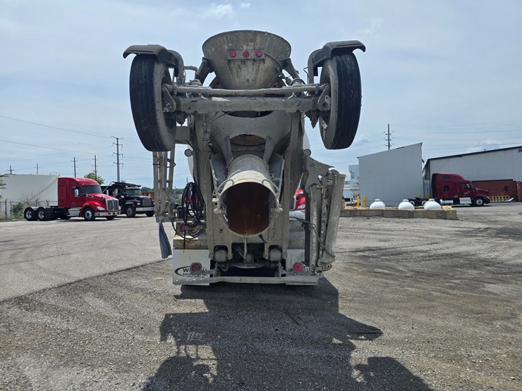 2014-peterbilt-365-image-20