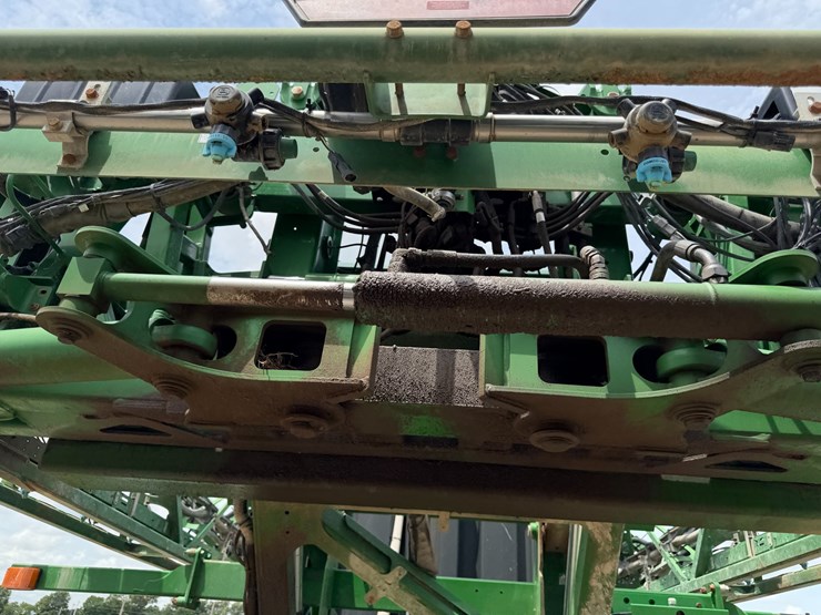2016-john-deere-r4038-image-25