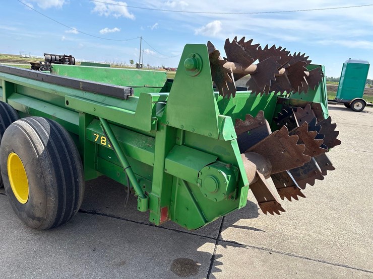 john-deere-785-image-22