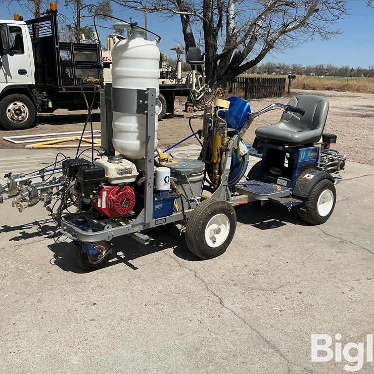 2005 Graco Line Driver Ride On Striping System W/Graco Line Lazer IV Striping System