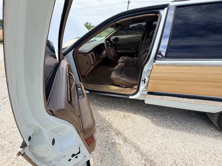#24067-•-1994-buick-roadmaster-passenger-car-image-37
