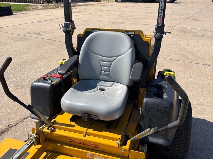 hustler-z-diesel-zero-turn-lawnmower-image-17
