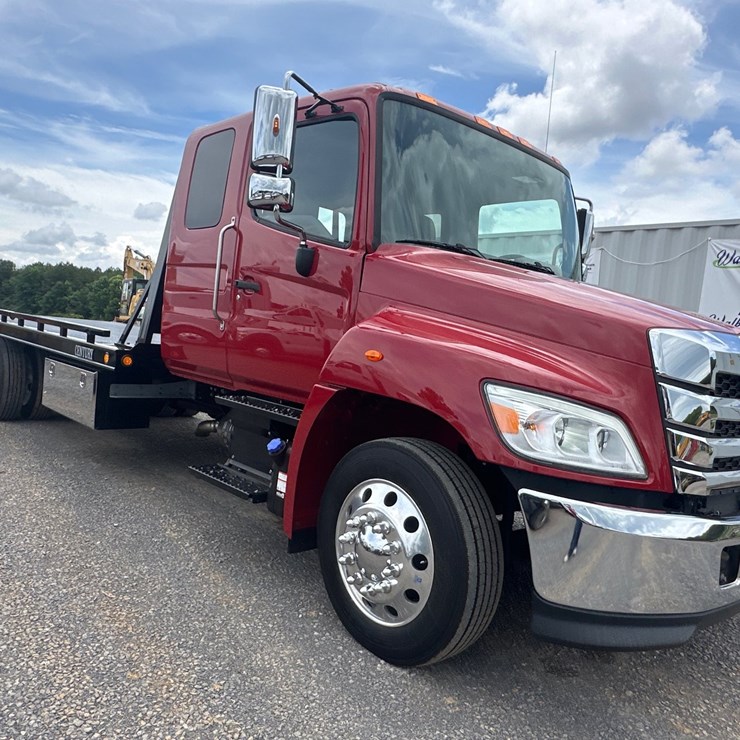 2022 HINO L6