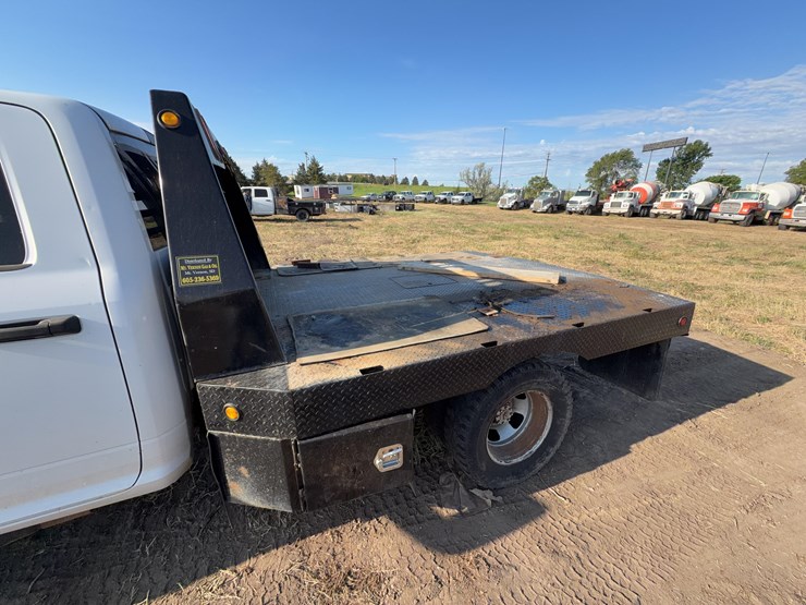 2011-dodge-3500-image-28