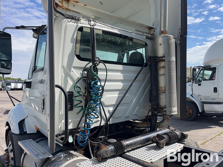 2013-international-prostar-image-14