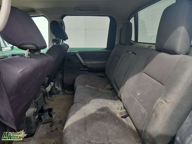 2013-nissan-titan-image-14