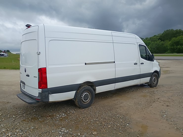 2019-mercedes-benz-sprinter-2500-image-9