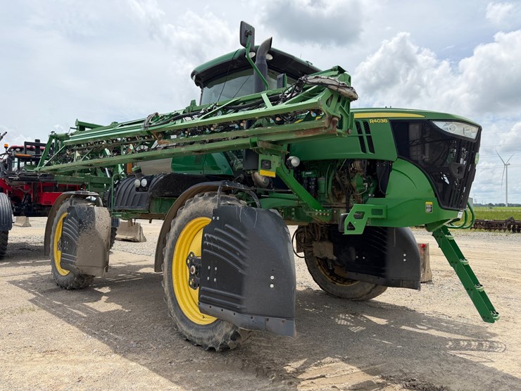2016-john-deere-r4038-image-2