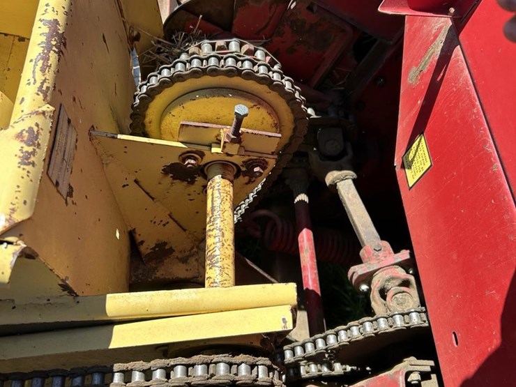 new-holland-892-image-12