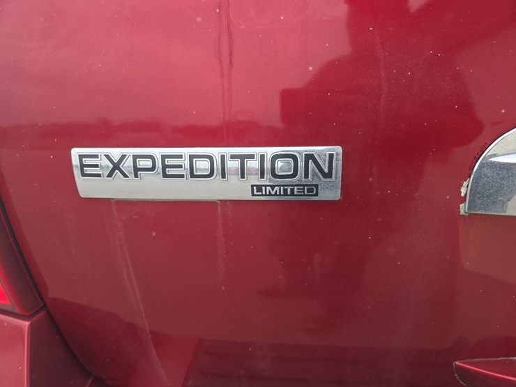 2013-ford-expedition-limited-suv-image-12