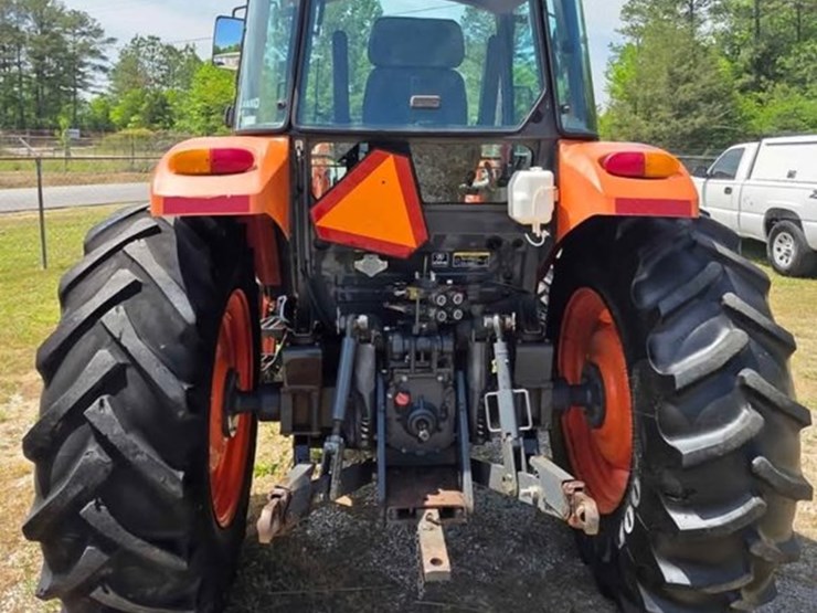 2007-kubota-m7040-image-4