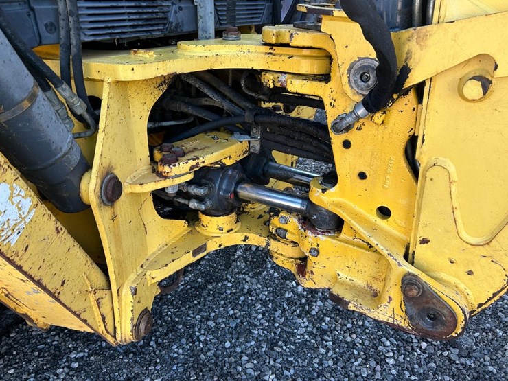 new-holland-lb95b-image-17