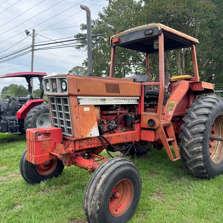 INTERNATIONAL 886