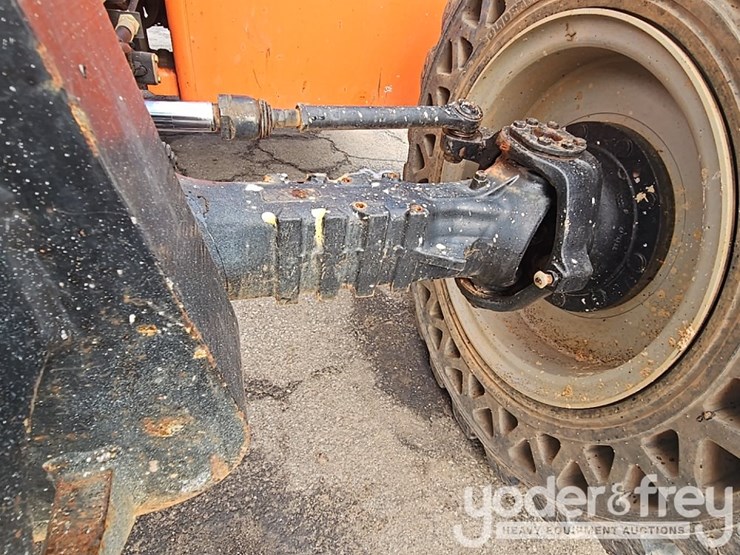 2016-jlg-g6-42a-image-18