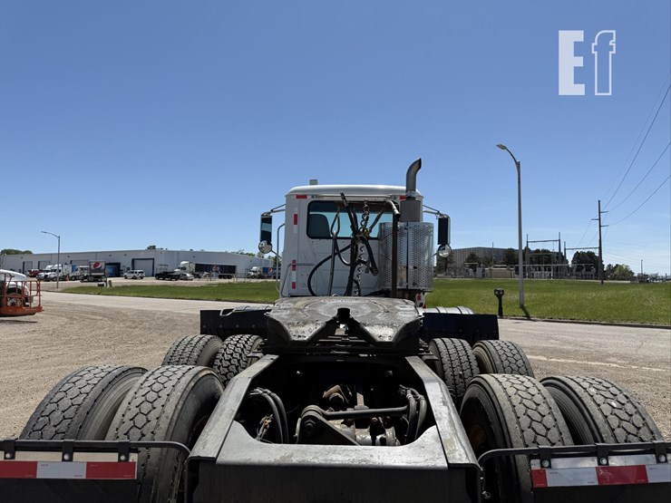 2012-mack-pinnacle-chu613-image-25