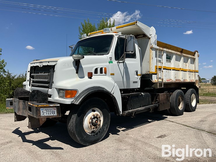 2003-sterling-lt9500-image-1