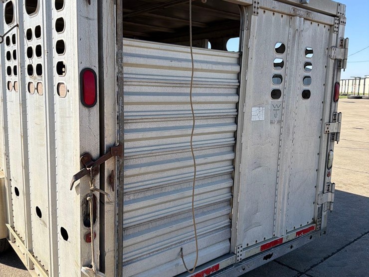 1992-wilson-livestock-trailer-image-6
