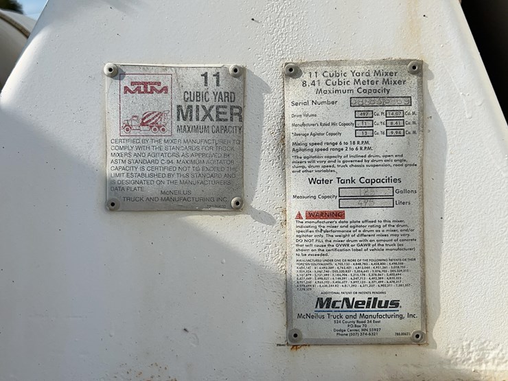 2001-mack-rd690s-image-21