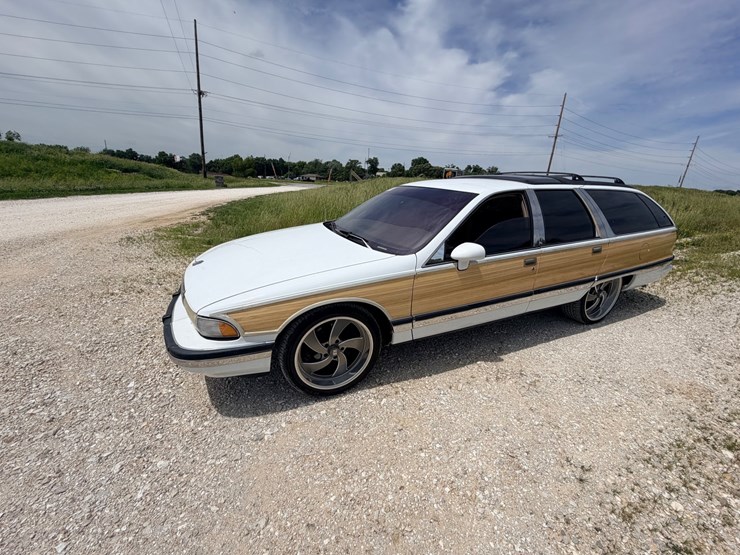 #24067-•-1994-buick-roadmaster-passenger-car-image-3
