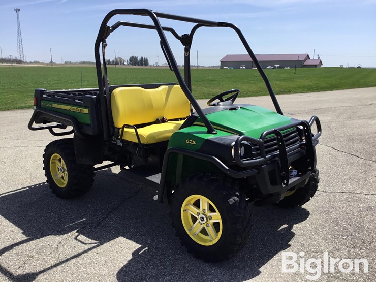 2011-john-deere-gator-image-3