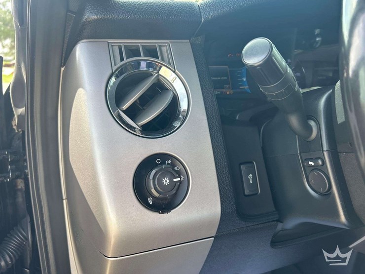 2017-ford-expedition-image-14