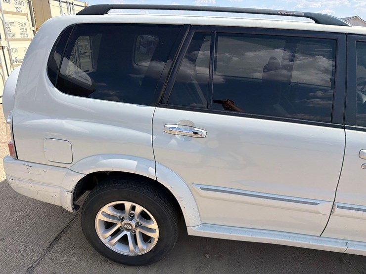 2004-suzuki-xl7-image-16