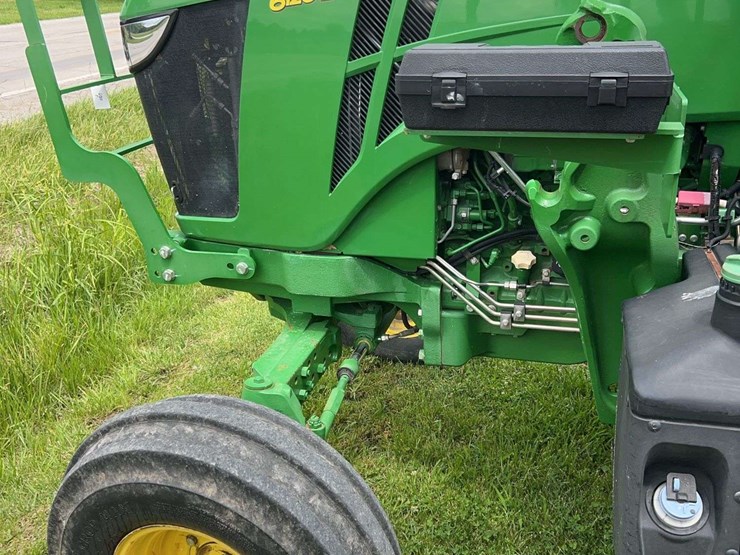2015-john-deere-6120e-image-5