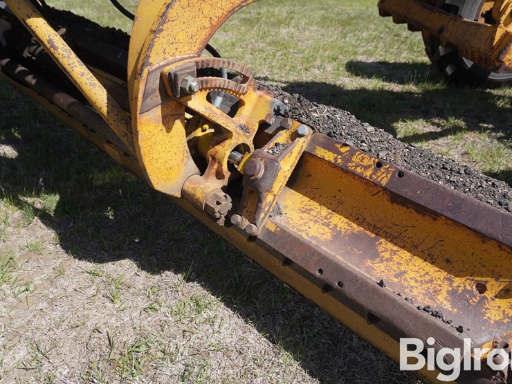 1968-caterpillar-12f-image-18