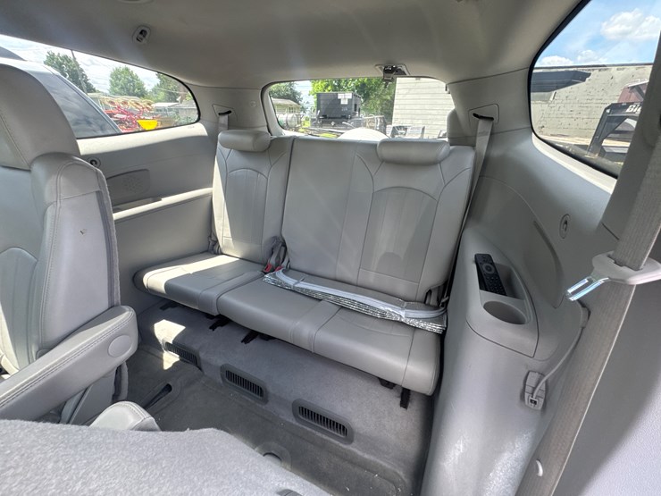 2011-buick-enclave-cxl-image-8