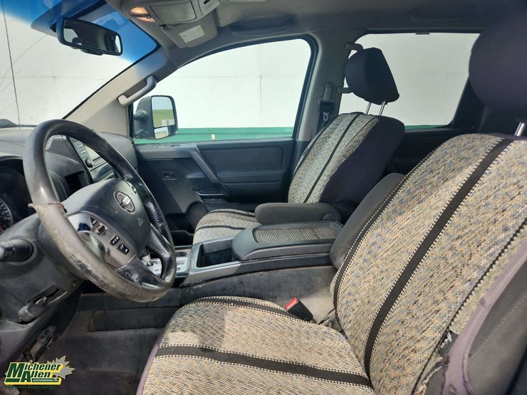 2013-nissan-titan-image-13