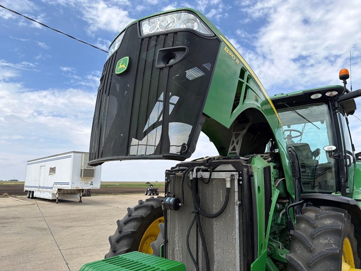 2012-john-deere-8310r-image-36